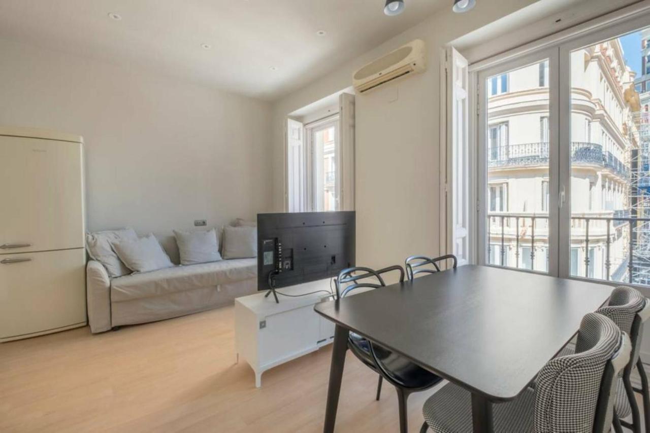 Апартаменти Apartamento Callao Мадрид Екстер'єр фото